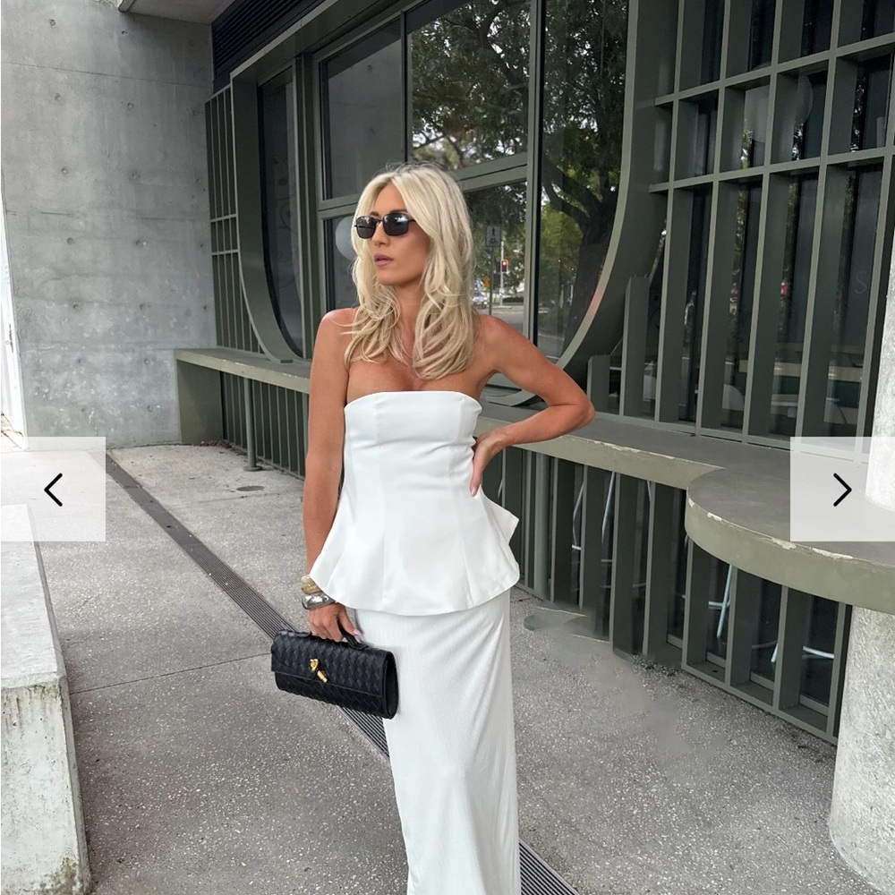 Elegant White Strapless Dress